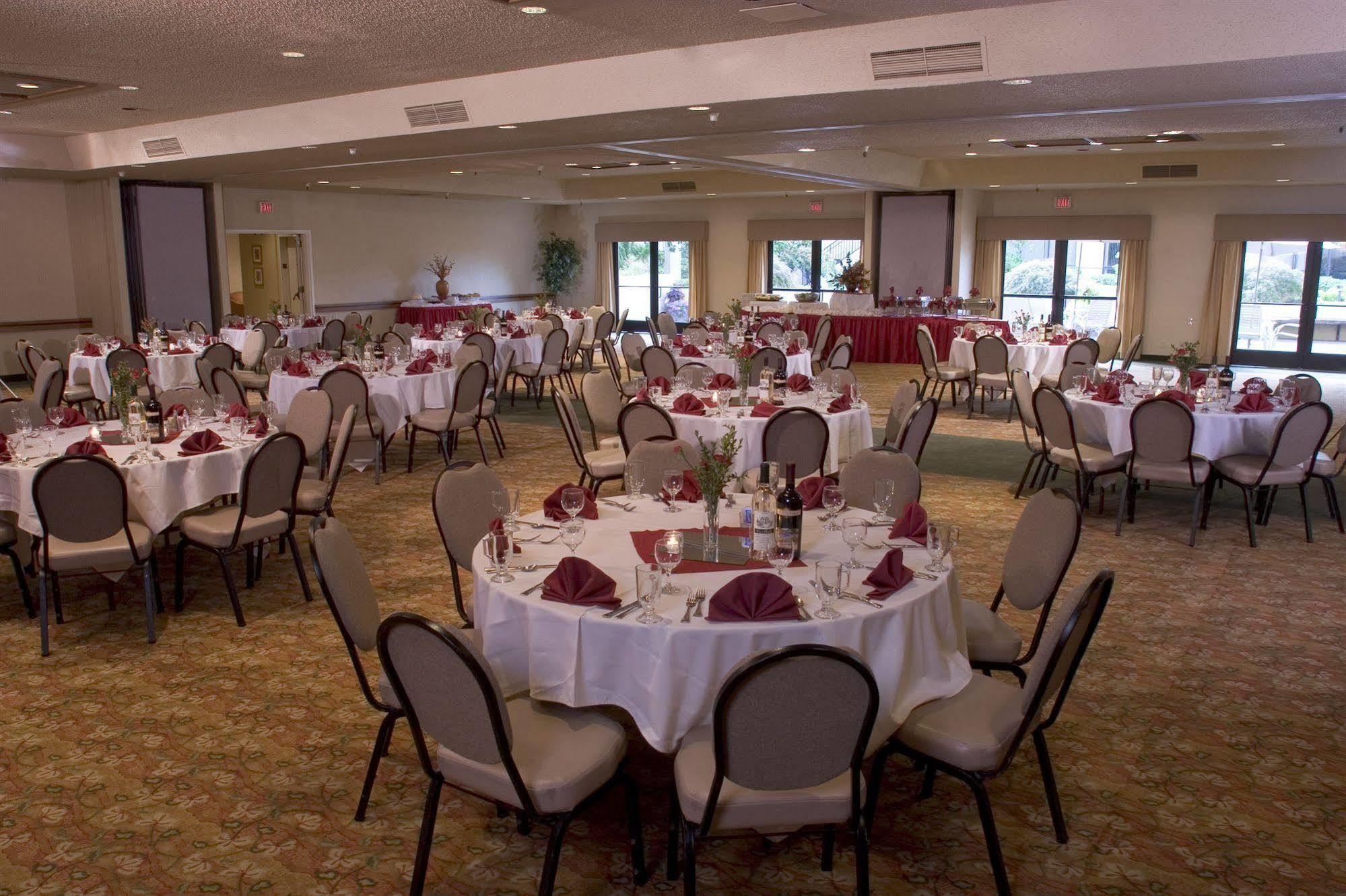 Monarch Hotel & Conference Center Clackamas Restaurante foto